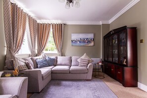 TV - The Clock House at Heligan, Pentewan, near beaches (Pentewan)