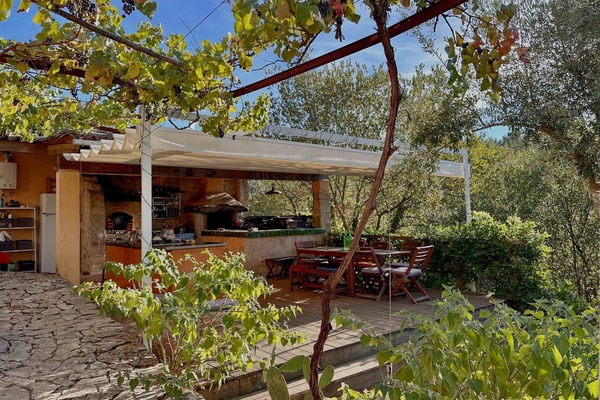 Outdoor Kitchen
