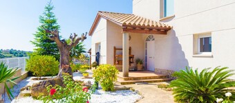 Club Villamar - Wonderful villa for a carefree holiday – enjoy your private swimming pool and view