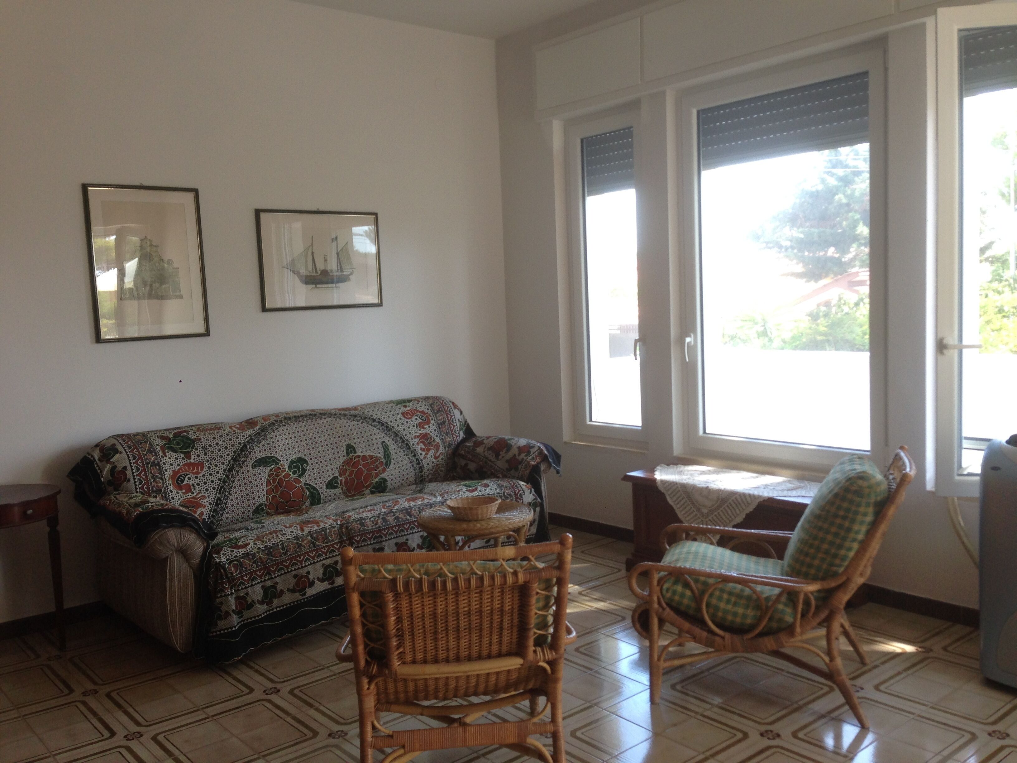 The comfort a few steps from the crystal clear sea ...