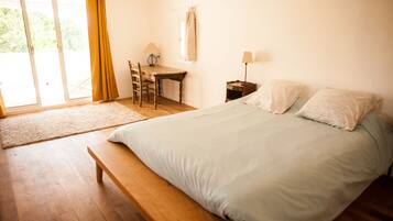 3 habitaciones, acceso a internet y ropa de cama