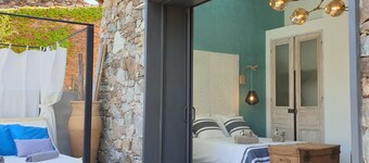 House for 4 with large private terrace in a quiet location