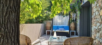 House for 4 with large private terrace in a quiet location
