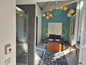 2 bedrooms, in-room safe, iron/ironing board, free WiFi - 5-star rated house for 4 with large terrace in a quiet location (Grimaud)