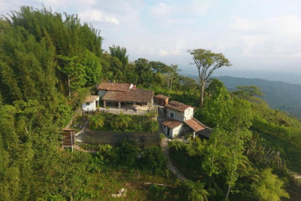 OCTIMAXAL REST HOUSE