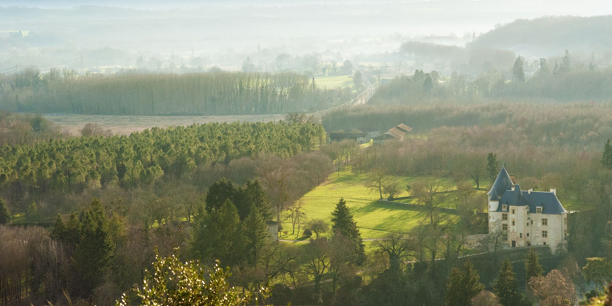 Rent a unique french castle for your family vacations