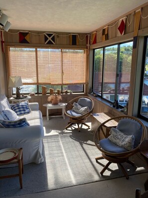 Televisie en een open haard