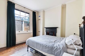 1 chambre, fer et planche à repasser, Wi-Fi, draps fournis