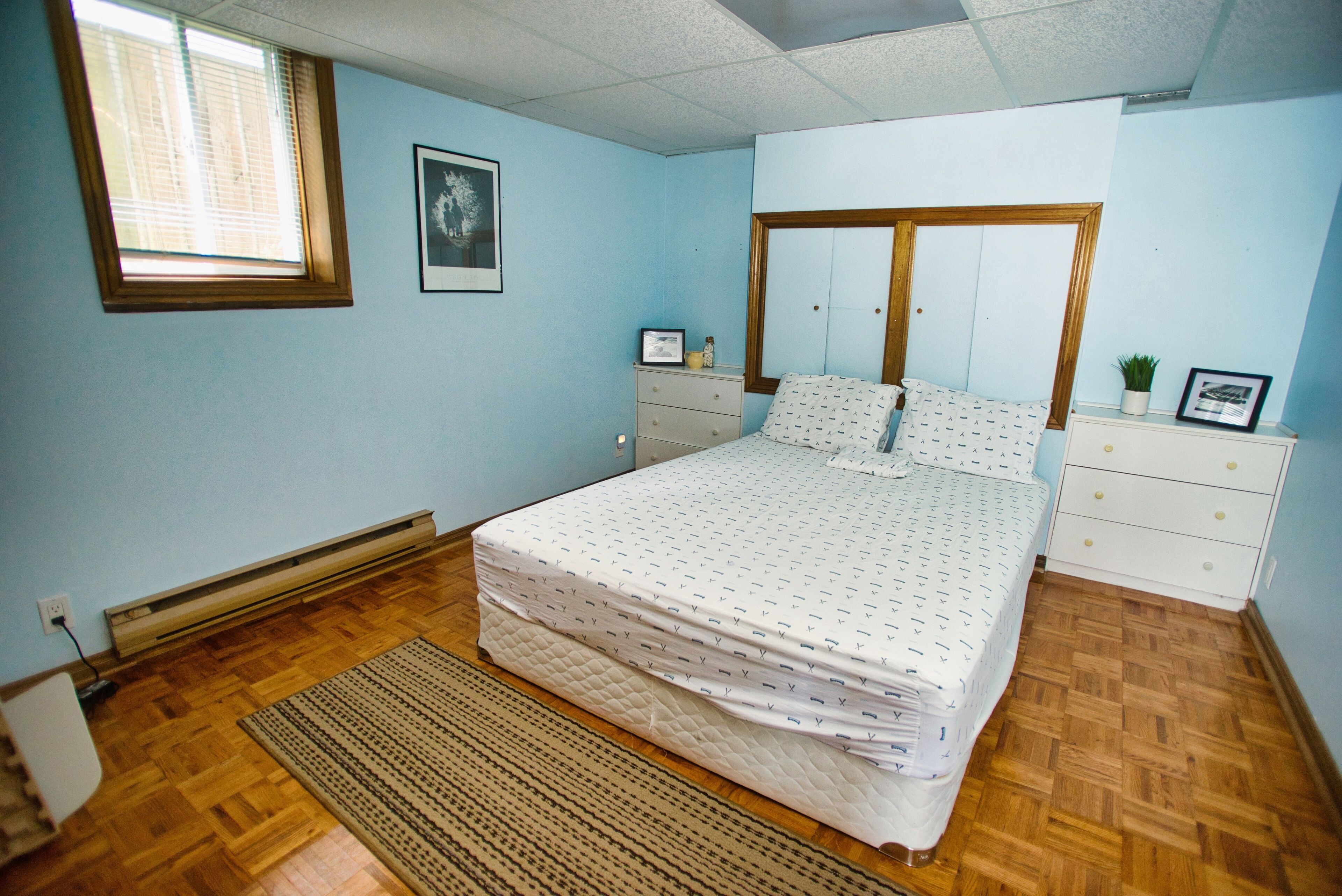 Lakefront Cedar Haven- Free use Canoe and Kayak, 1 hr from Toronto, All Seasons