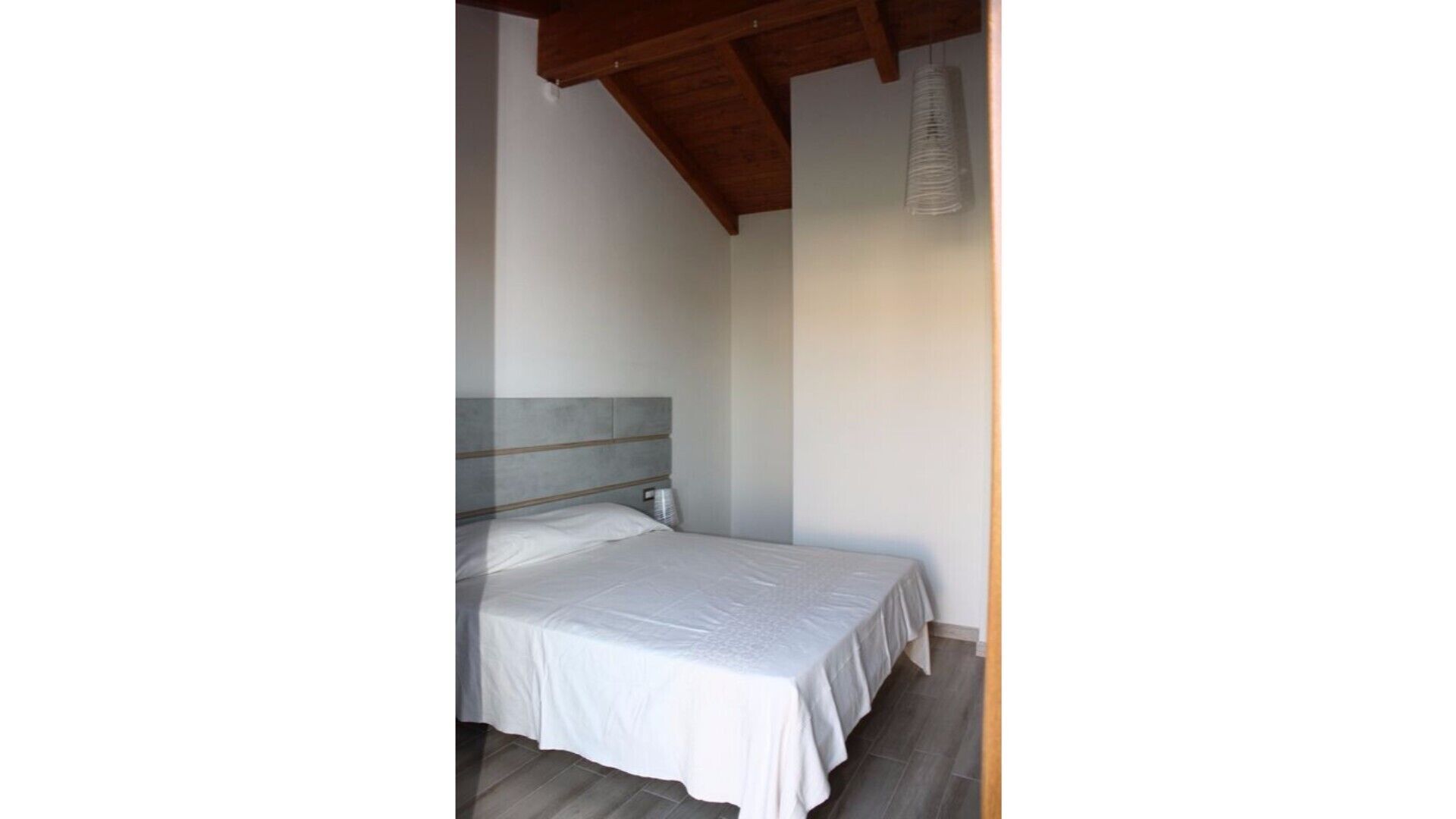 AGRITURISMO AWAY FROM THE TWENTY LEVANTE ROOM