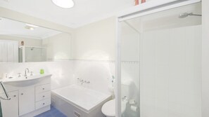 Bathtub, towels - Nautilus - Beach Plus Pool (COPACABANA)