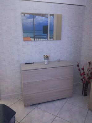 Interior - Studio use b & b lookout (Pozzuoli)