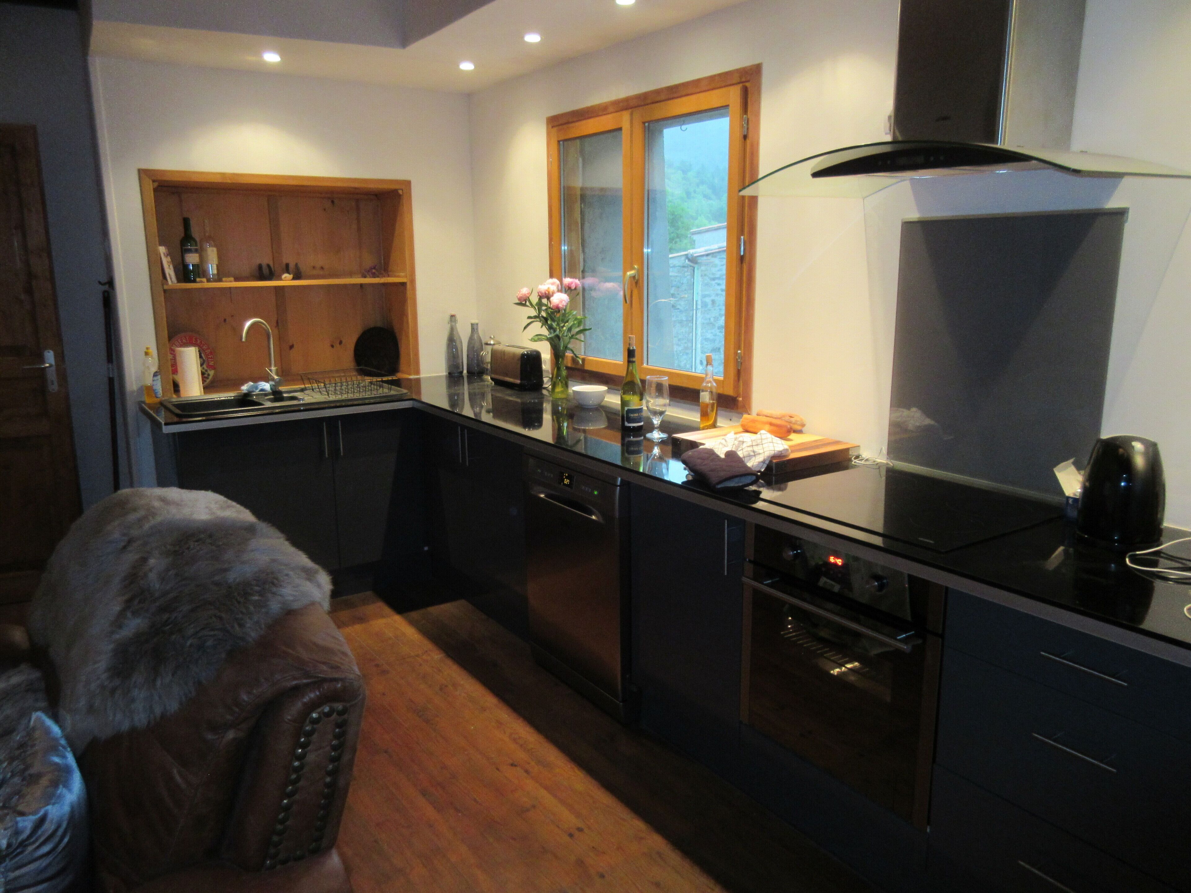 Pretty French house in Medieval village with castle views