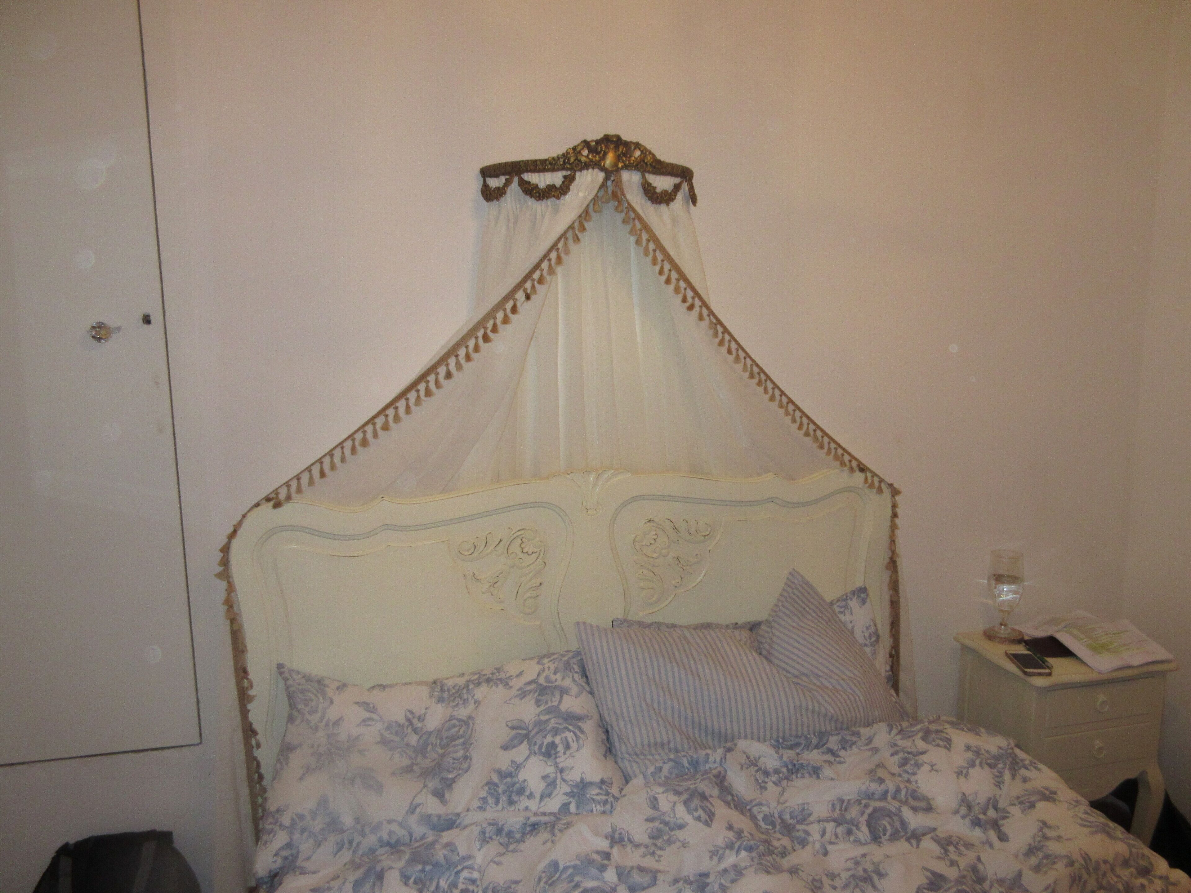 Pretty French house in Medieval village with castle views