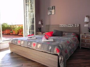 2 bedrooms, soundproofing, iron/ironing board, WiFi