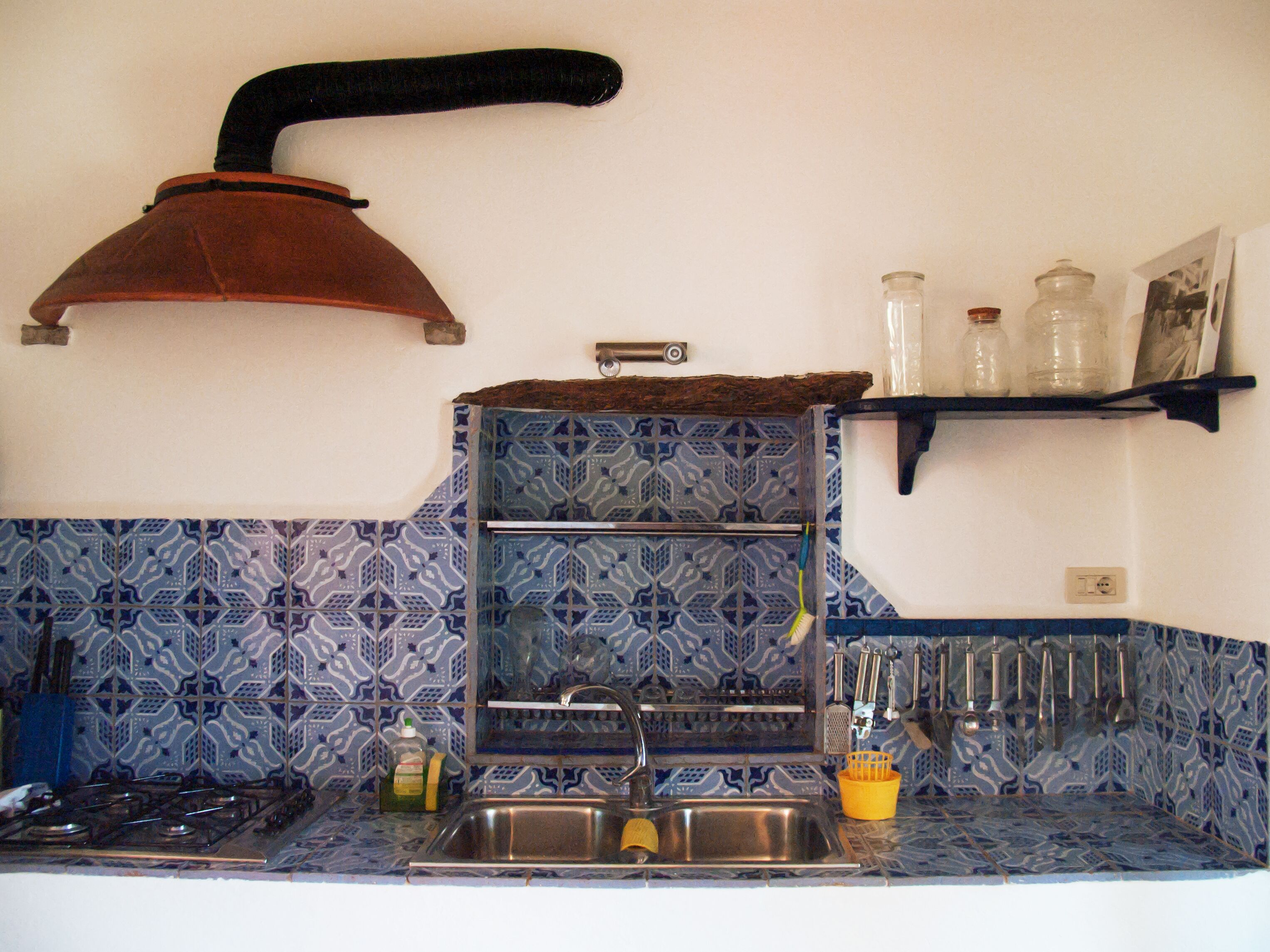 The typical Eolian style to a very high standard