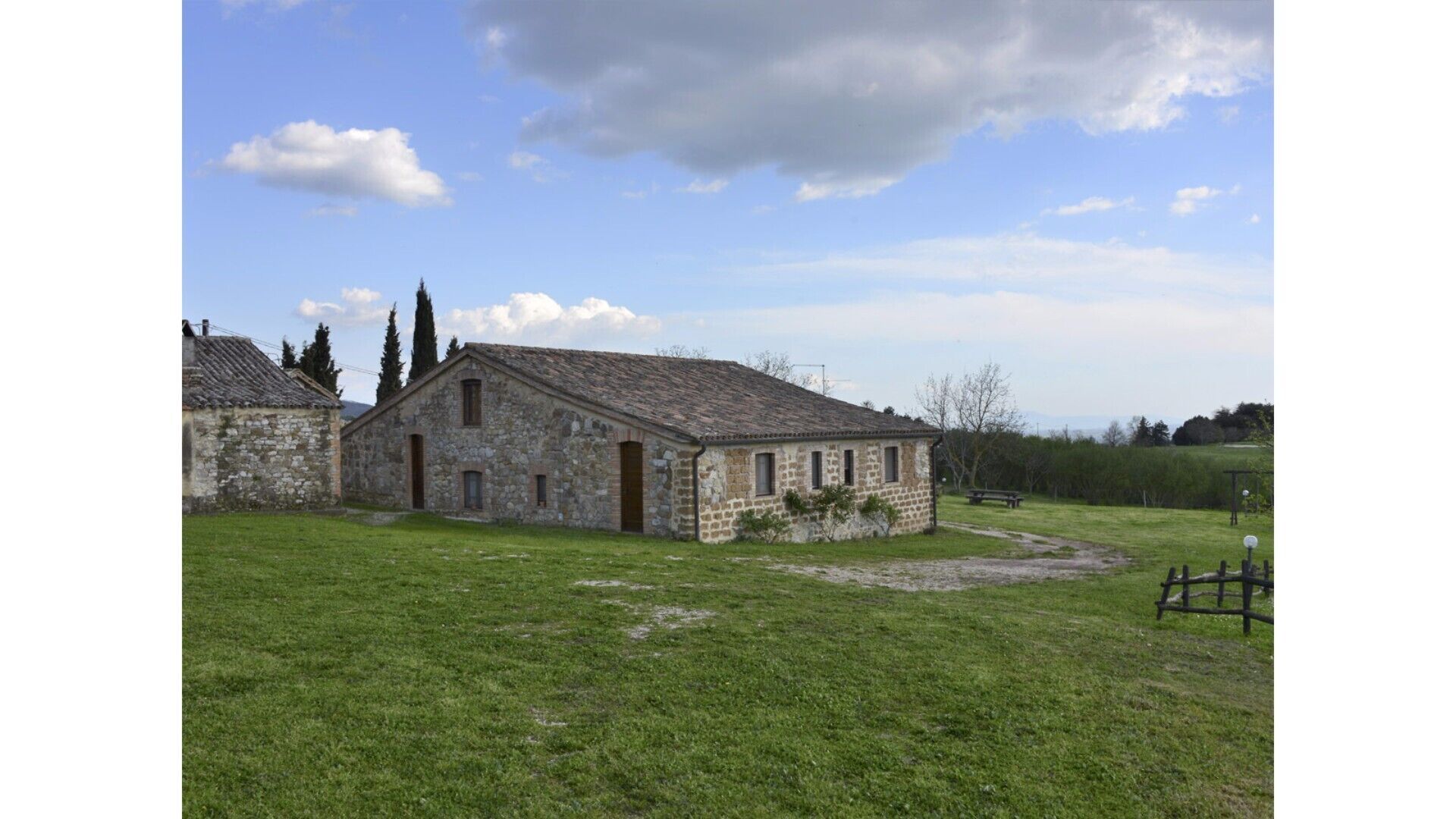 SUPERIOR COURSE INTERIOR APARTMENT