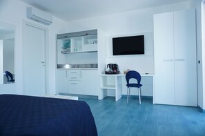 1 bedroom, in-room safe, desk, free WiFi
