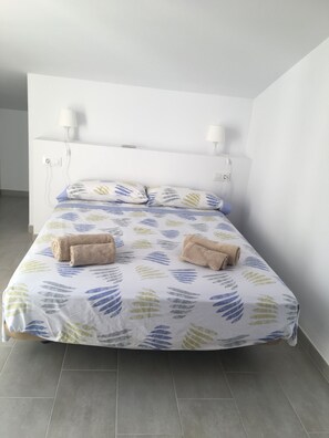 3 bedrooms, soundproofing, iron/ironing board, WiFi