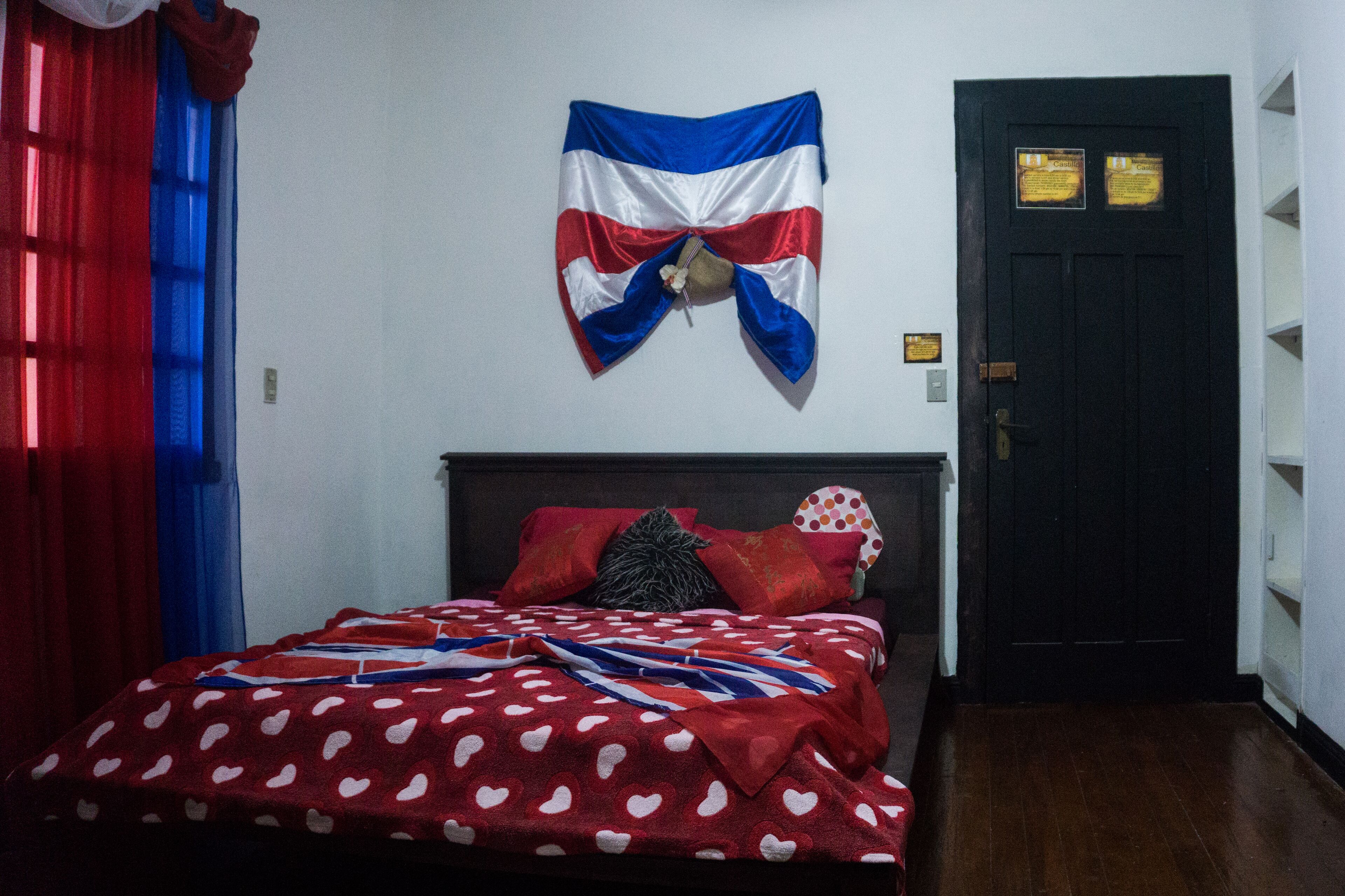 HOTEL EL MUNDO IN A CASTLE