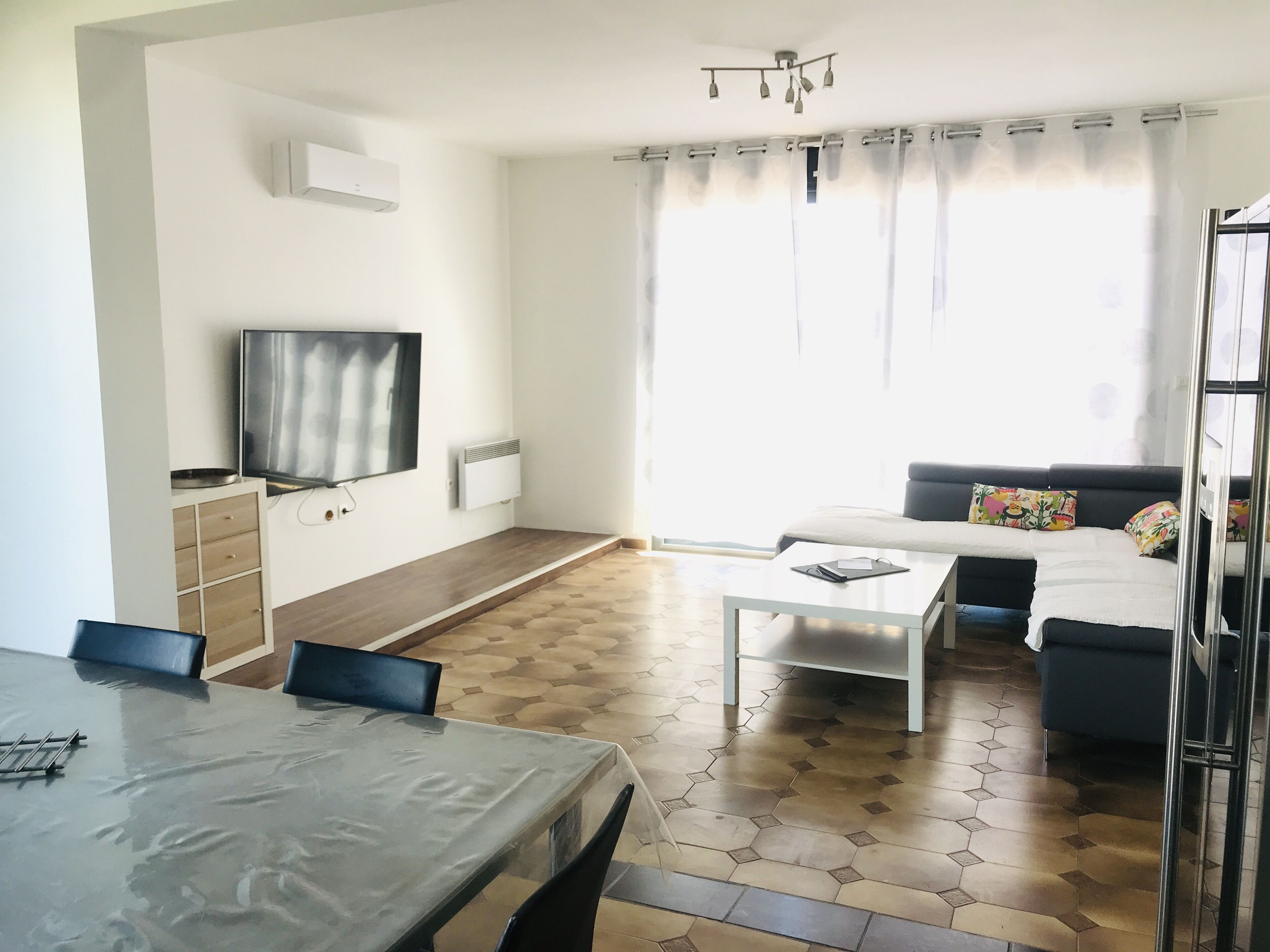 House for 10 people with swimming pool