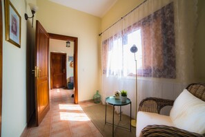 Interior -  Peace in the countryside 1 km from the beach, magnificent views, bbq and free wifi (Tabayesco)