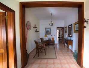 Interior -  Peace in the countryside 1 km from the beach, magnificent views, bbq and free wifi (Tabayesco)