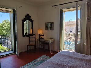 6 bedrooms, iron/ironing board, free WiFi, bed sheets