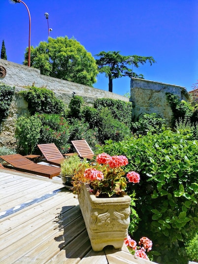 Charming wine maker house with generous surfaces, garden and pool in Languedoc