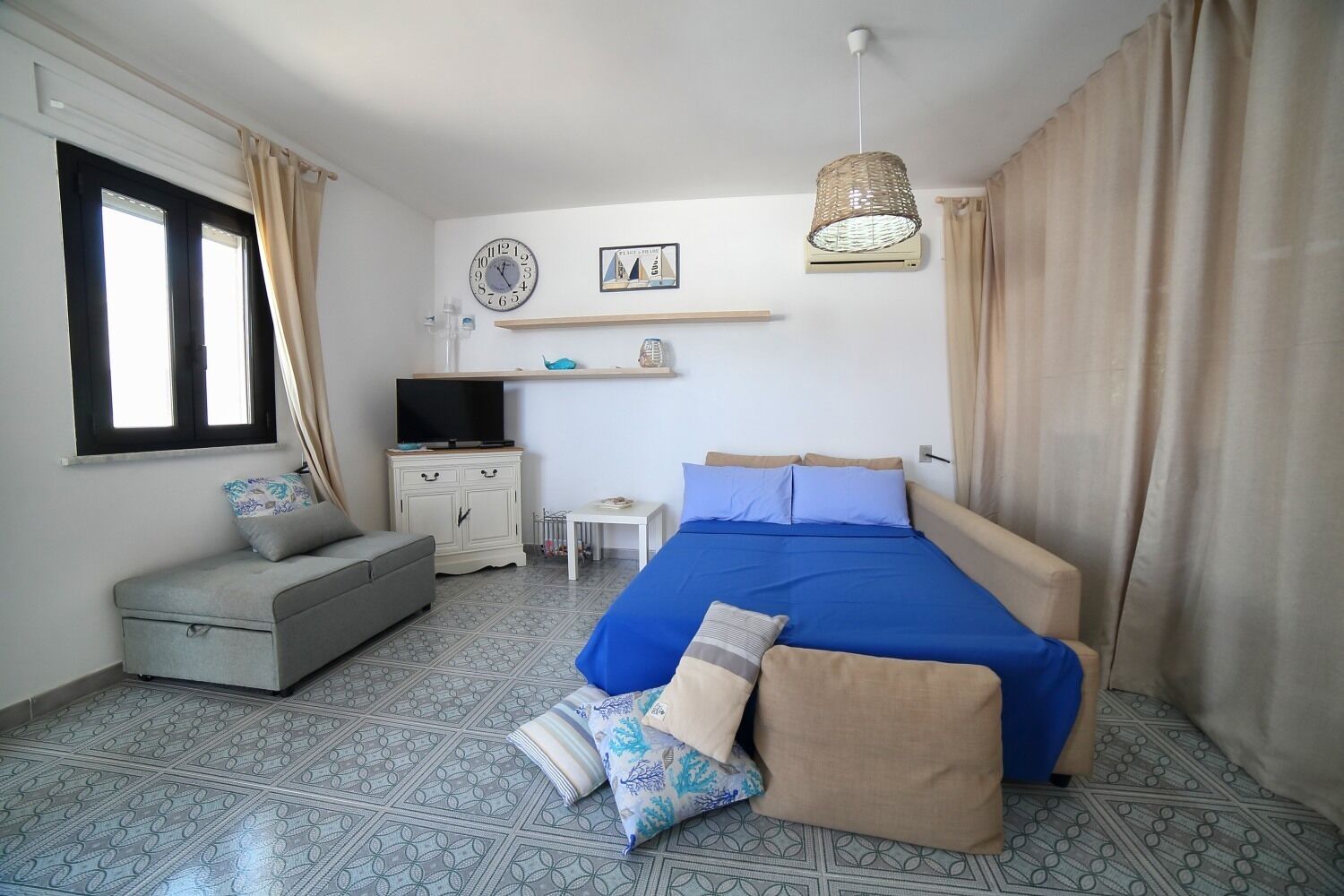 2 slaapkamers, een strijkplank/strijkijzer, wifi, beddengoed