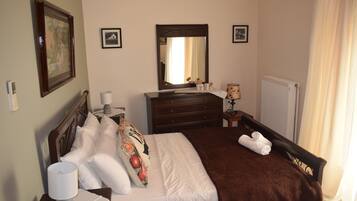 3 bedrooms, internet, bed sheets