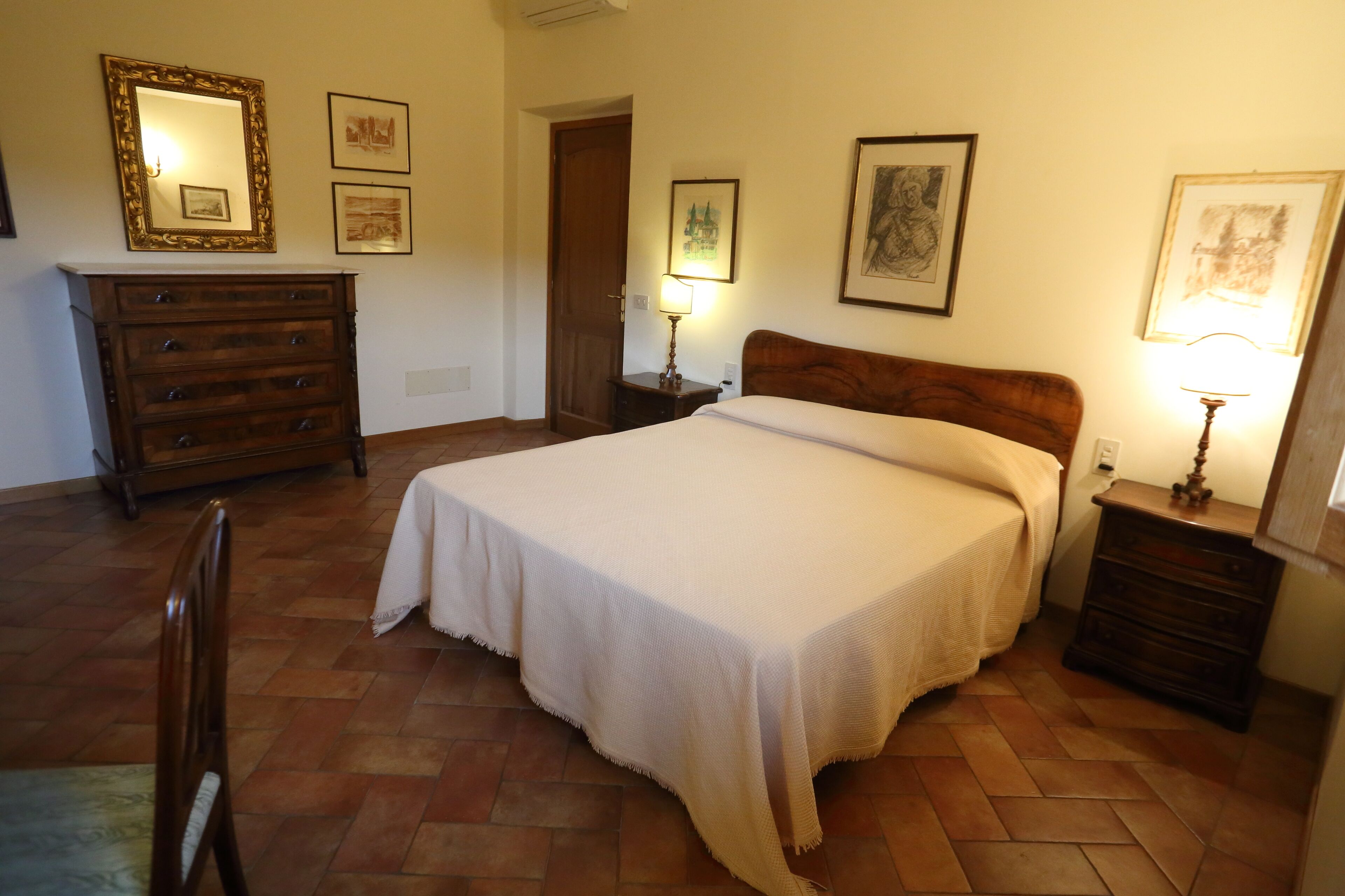 Apartment in ancient villa with swimming pool: ideal for relaxing and visiting cities of art