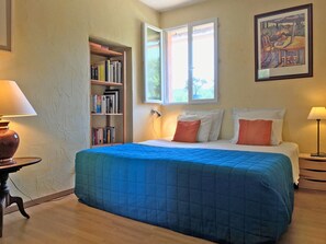 3 bedrooms, iron/ironing board, travel cot, free WiFi