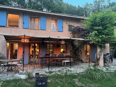 Beautiful house 6 persons, authentic Provence style close to Saint-Paul de Vence