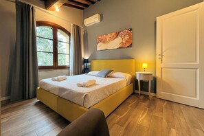6 chambres, chambres insonorisées, Wi-Fi, draps fournis