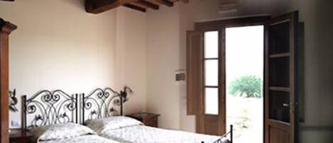 2 室のベッドルーム、インターネット、ベッドシーツ