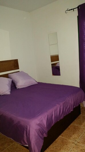 2 chambres, fer et planche à repasser, Wi-Fi gratuit, draps fournis