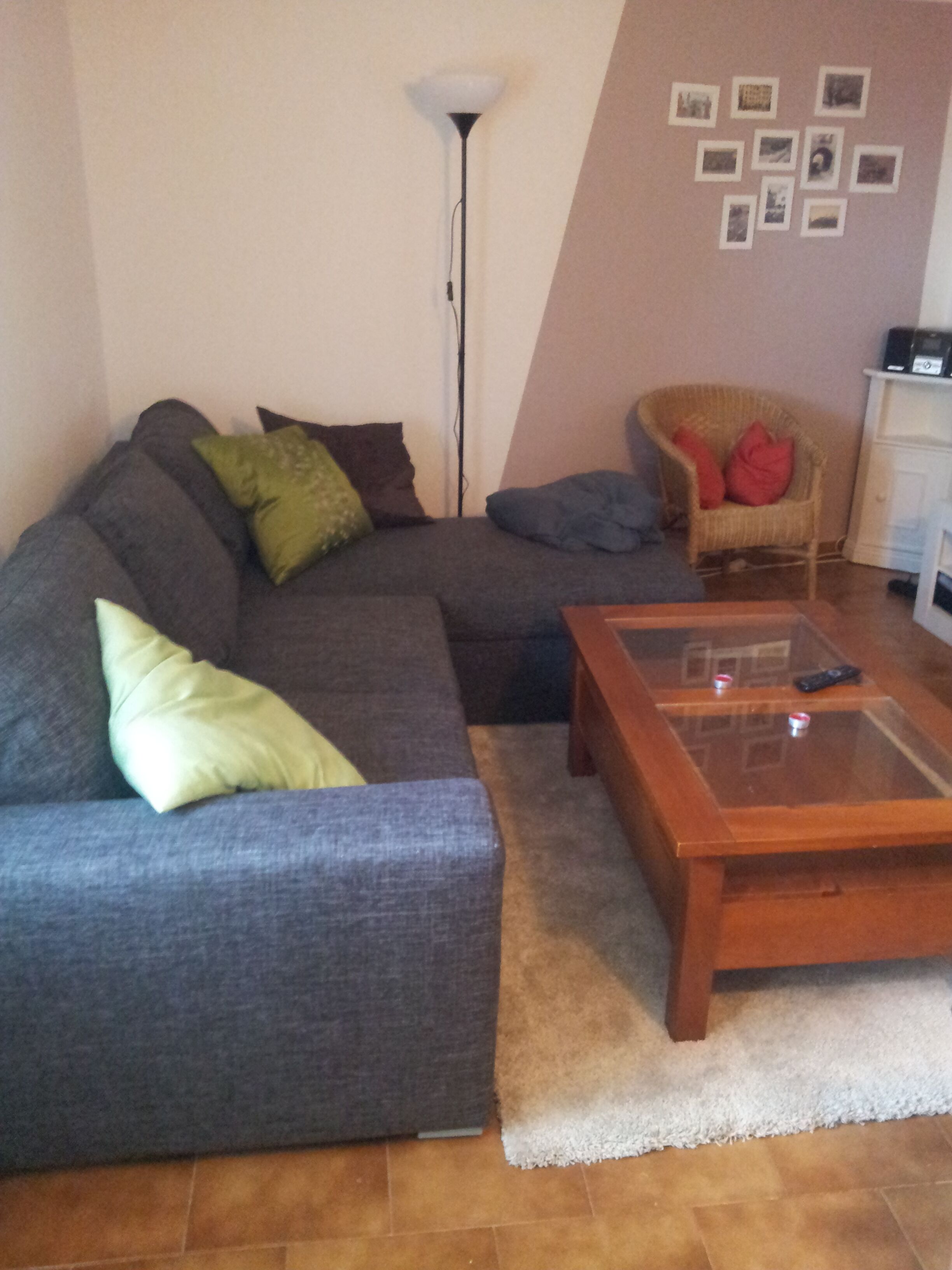 Fernseher, DVD-Player, Bücher