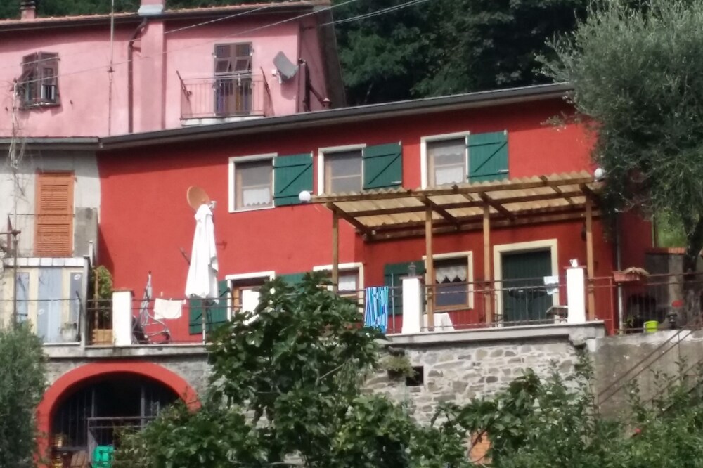 Beautiful holiday home with sea views in southern Liguria