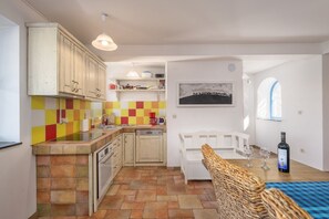 Fridge, microwave, oven, dishwasher