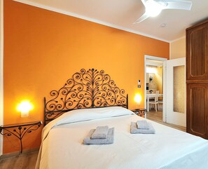 2 dormitorios, tabla de planchar con plancha, wifi gratis y ropa de cama