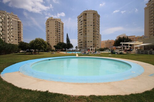 Boa Baia - apartment with pool access and 1 minutes from beach