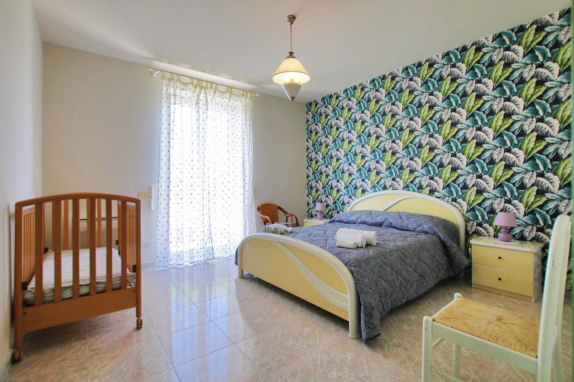 4 chambres, fer et planche à repasser, Wi-Fi, draps fournis