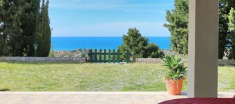 Villa spacieuse avec vue sur la mer, grand jardin barbecue, près de la mer et Cefalu