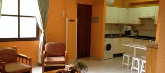 Asunto El Puente, moderni, keskeinen, valoisa sijaitsee kauppa-alueella