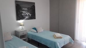 4 bedrooms, iron/ironing board, free WiFi, bed sheets - A good place for you to enjoy your holidays and a beautiful place to visit (Alcabideche)