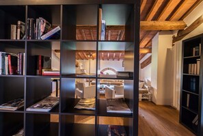 Interior - L'albero di Gamelì - Milena (Chiusi)