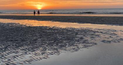 De Jacobsschelp Zandvoort mit Parkplatz