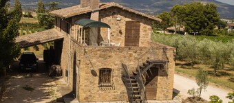 Country House Carmelita - a rustic stone manor house into the vineyards