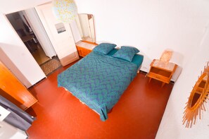 1 chambre, fer et planche Ă repasser, Wi-Fi, draps fournis